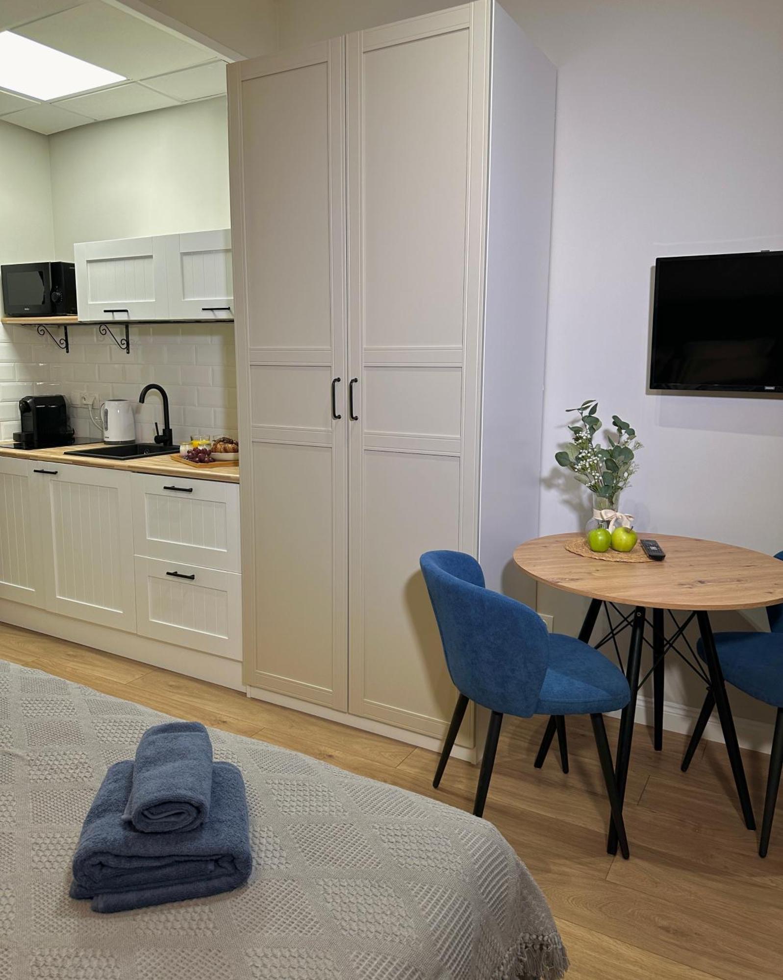 Sky Tower Apartments Варшава Экстерьер фото